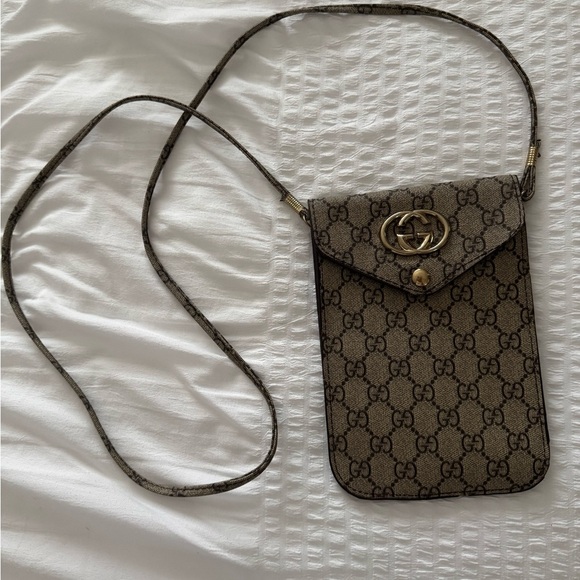 Gucci Tan and Brown Crossbody Bag with GG Monogram - Picture 2 of 9